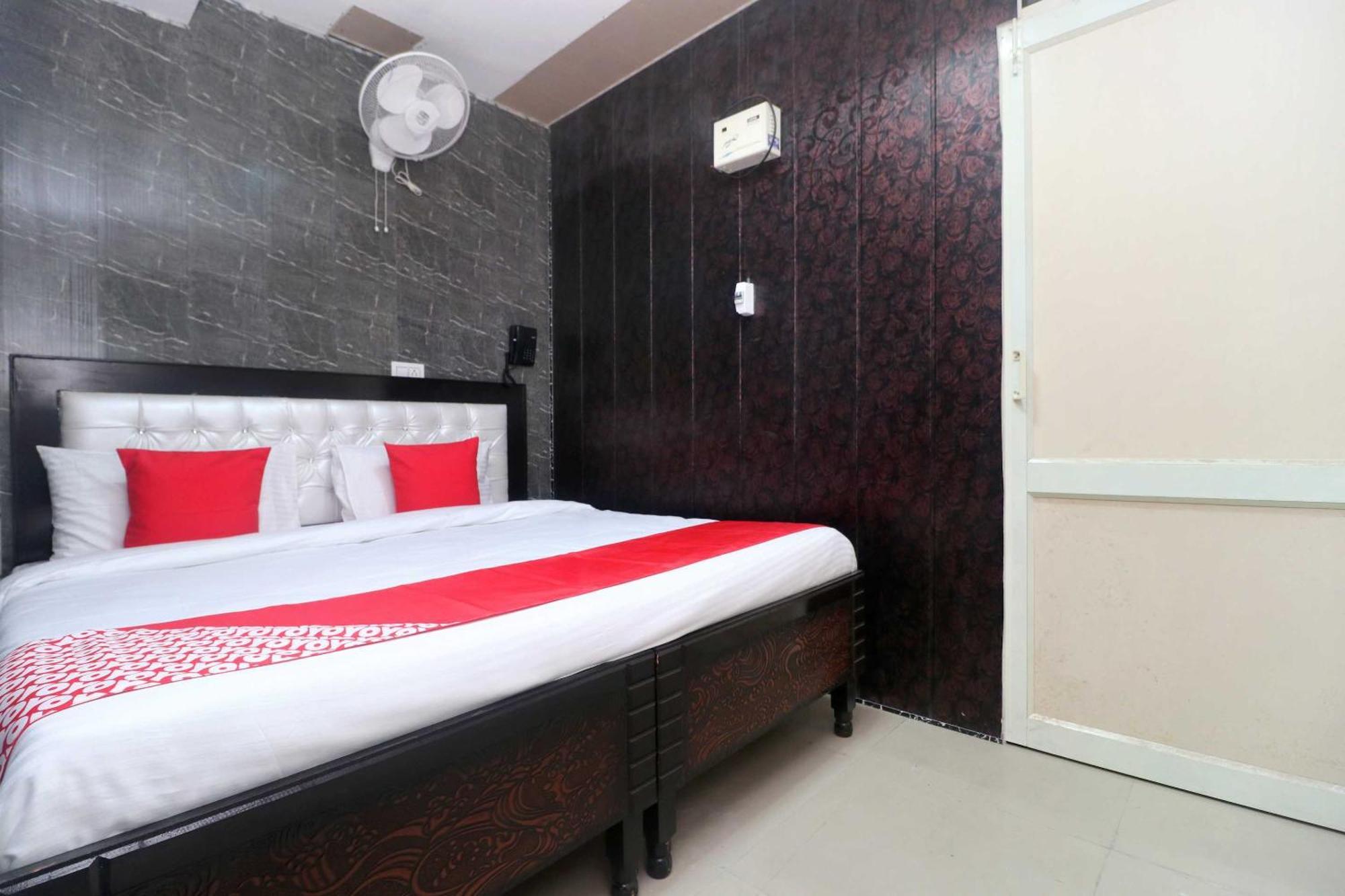 Oyo Hotel Aryan Plaza Чандигарх Экстерьер фото