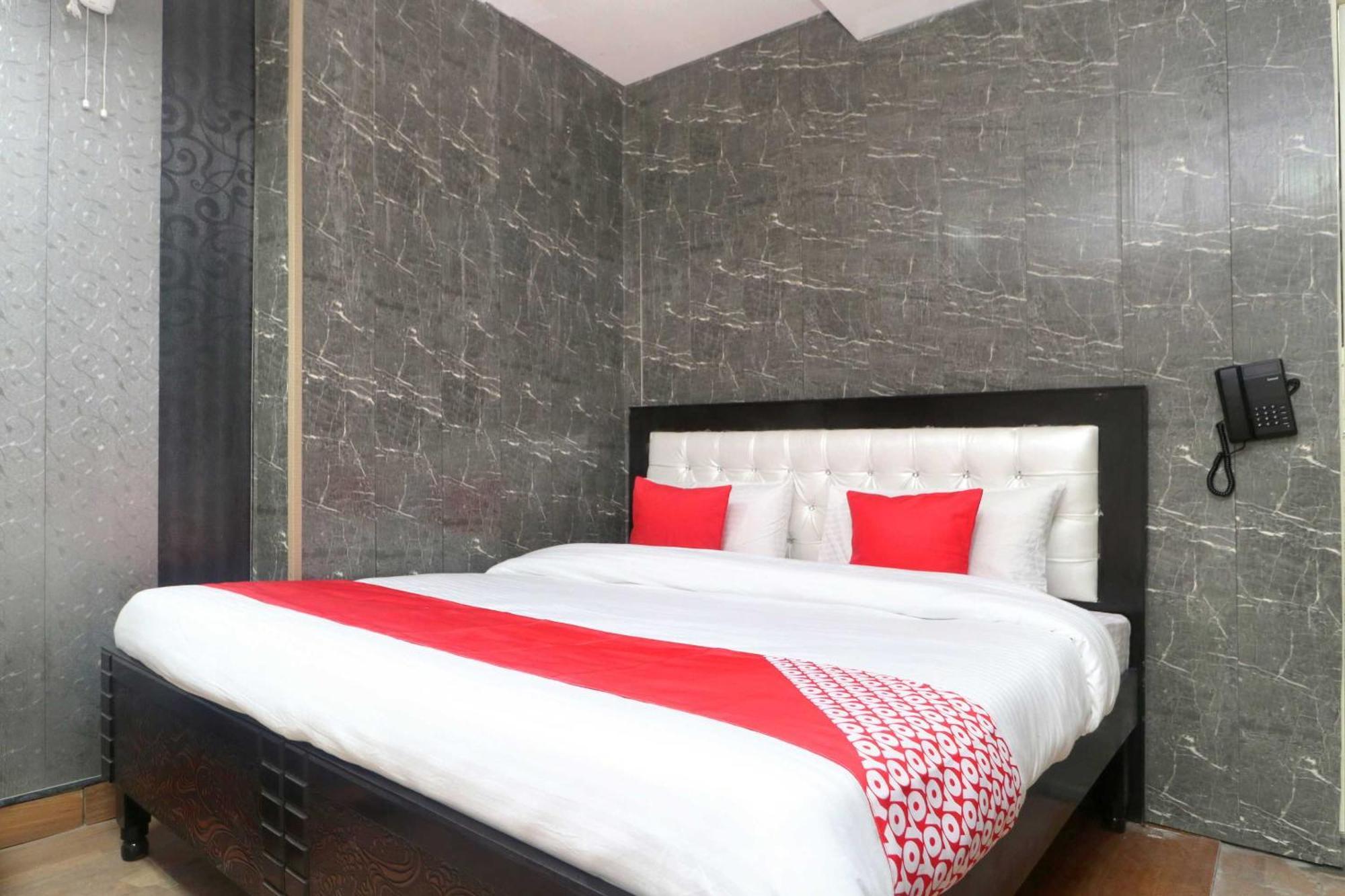 Oyo Hotel Aryan Plaza Чандигарх Экстерьер фото