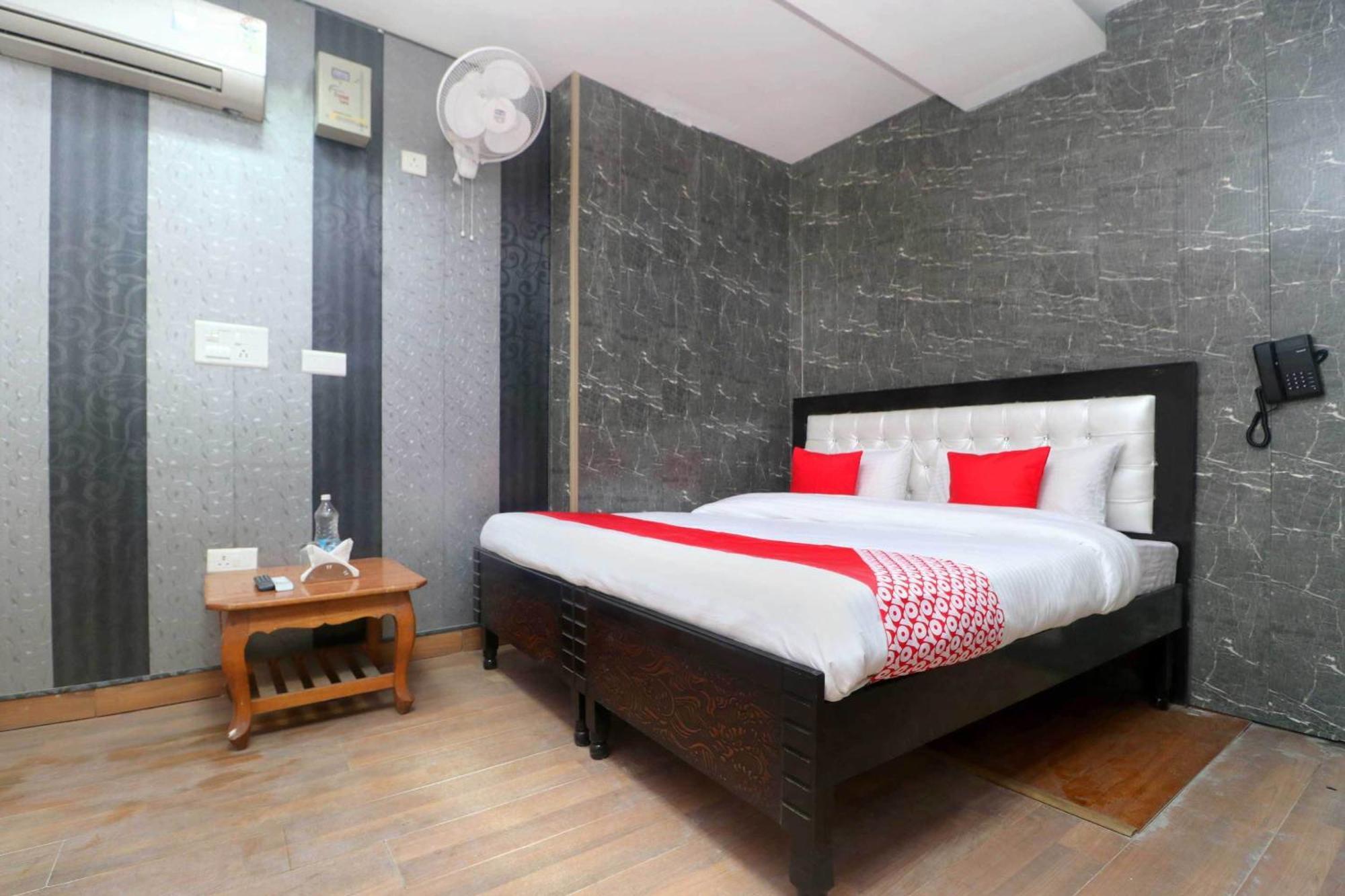 Oyo Hotel Aryan Plaza Чандигарх Экстерьер фото