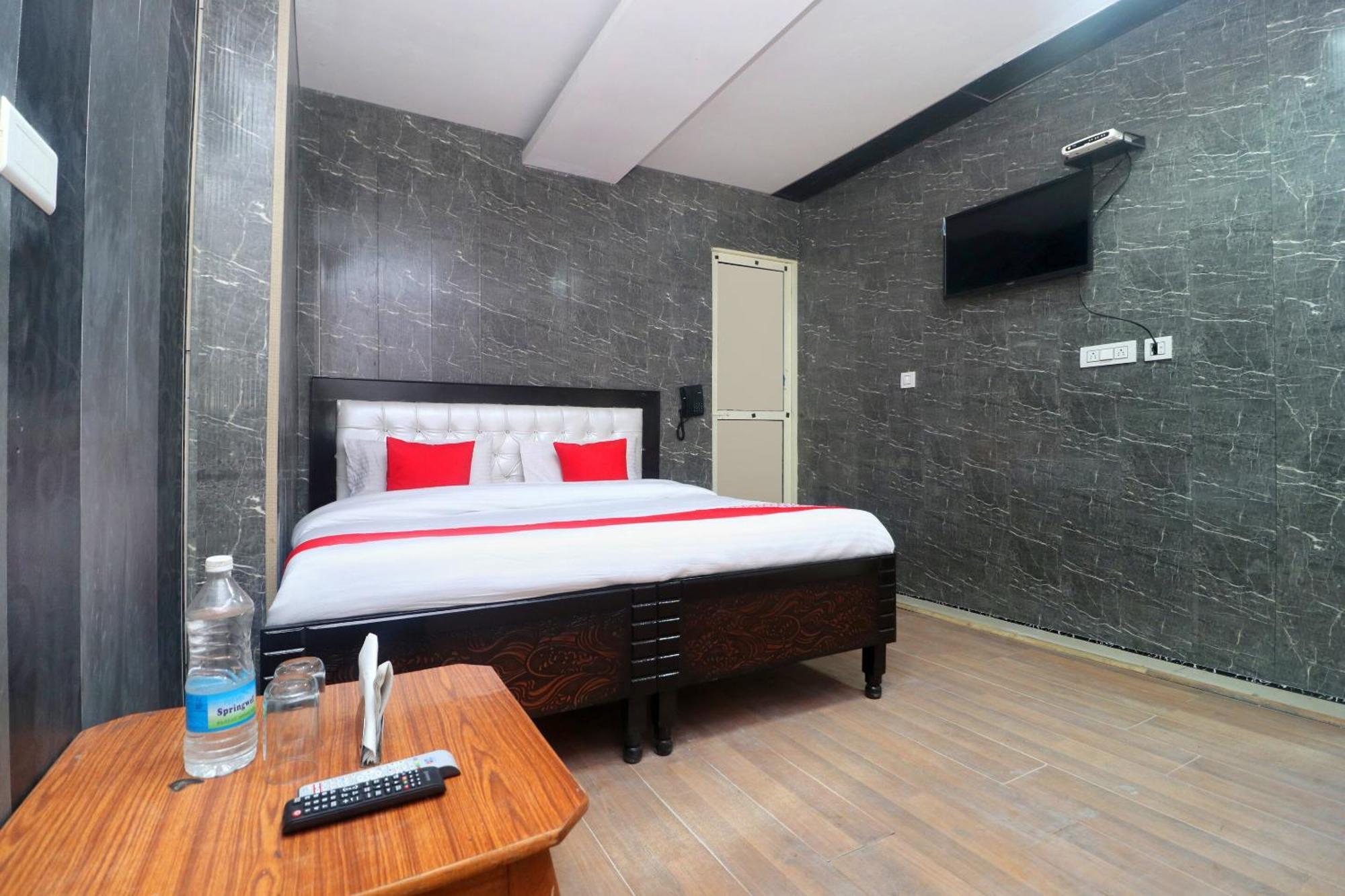 Oyo Hotel Aryan Plaza Чандигарх Экстерьер фото