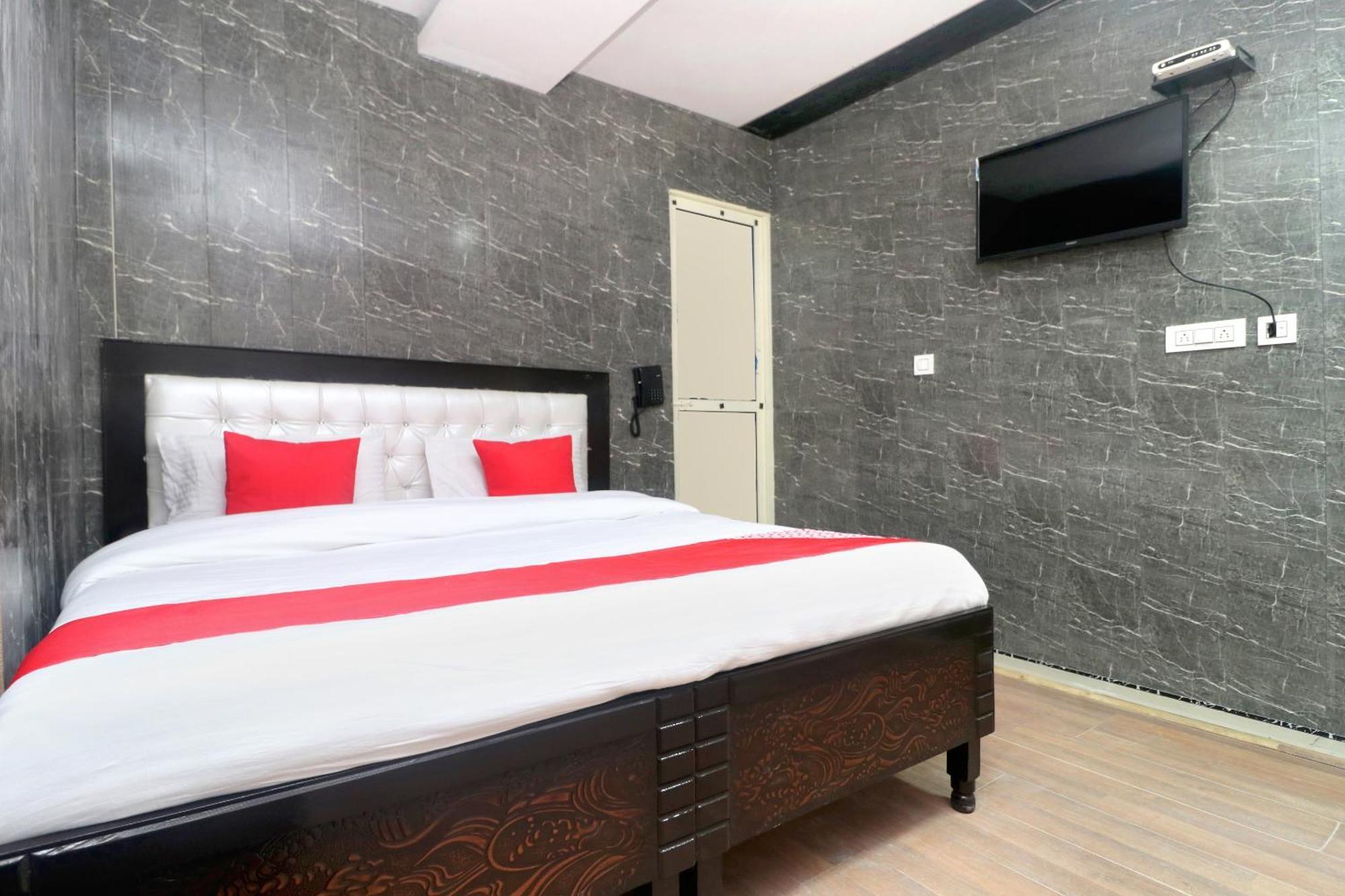 Oyo Hotel Aryan Plaza Чандигарх Экстерьер фото