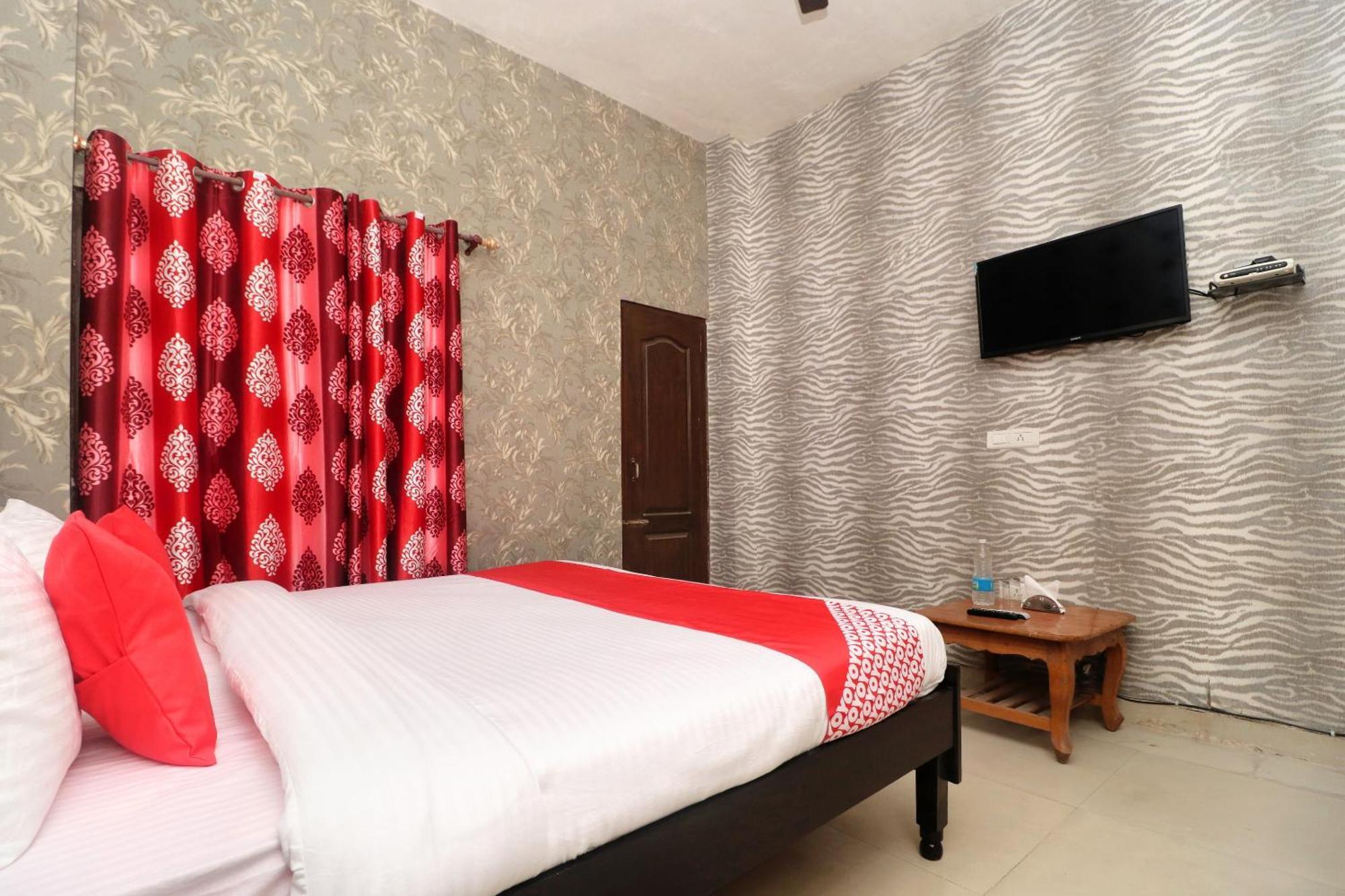 Oyo Hotel Aryan Plaza Чандигарх Экстерьер фото