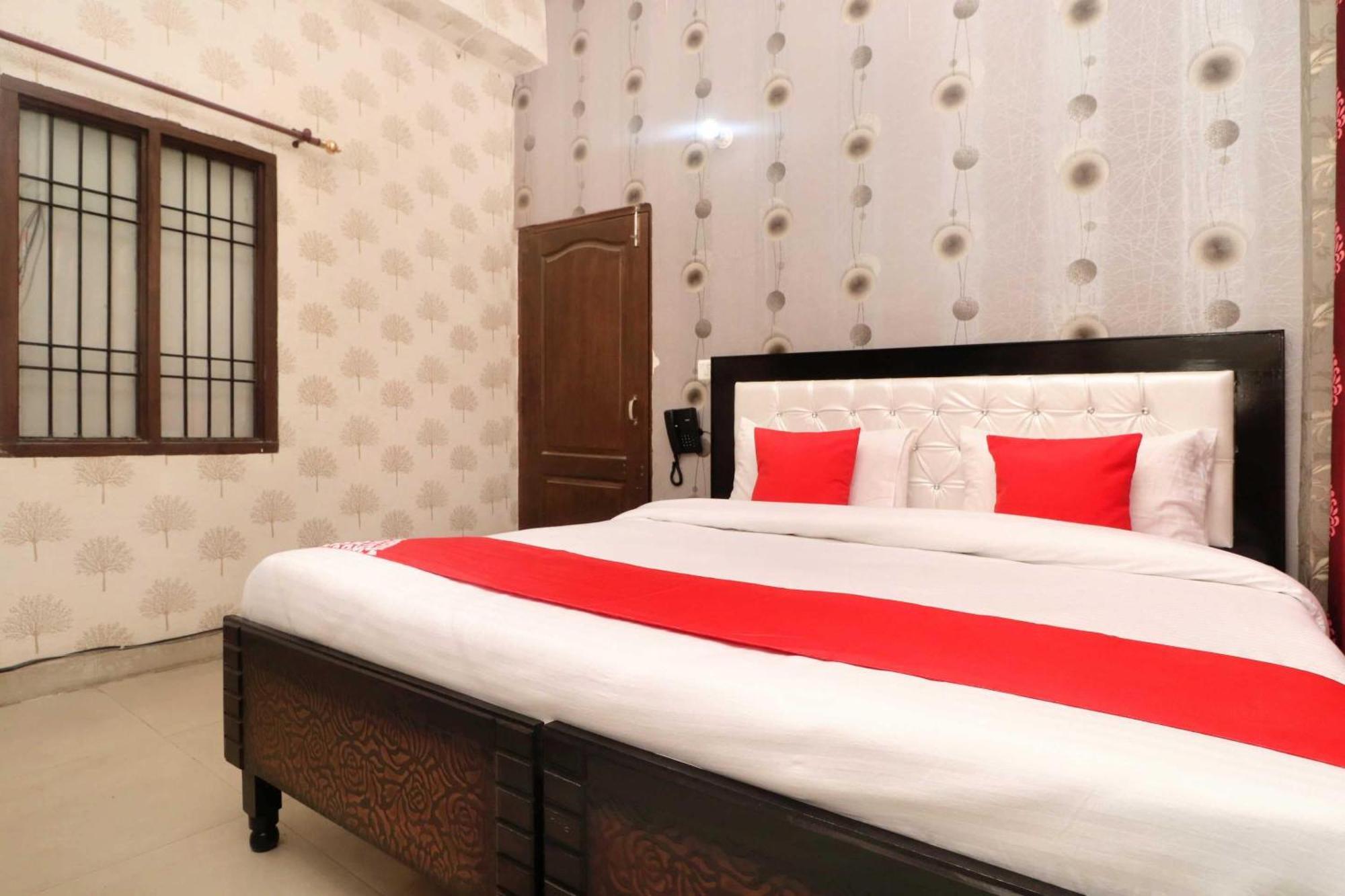 Oyo Hotel Aryan Plaza Чандигарх Экстерьер фото