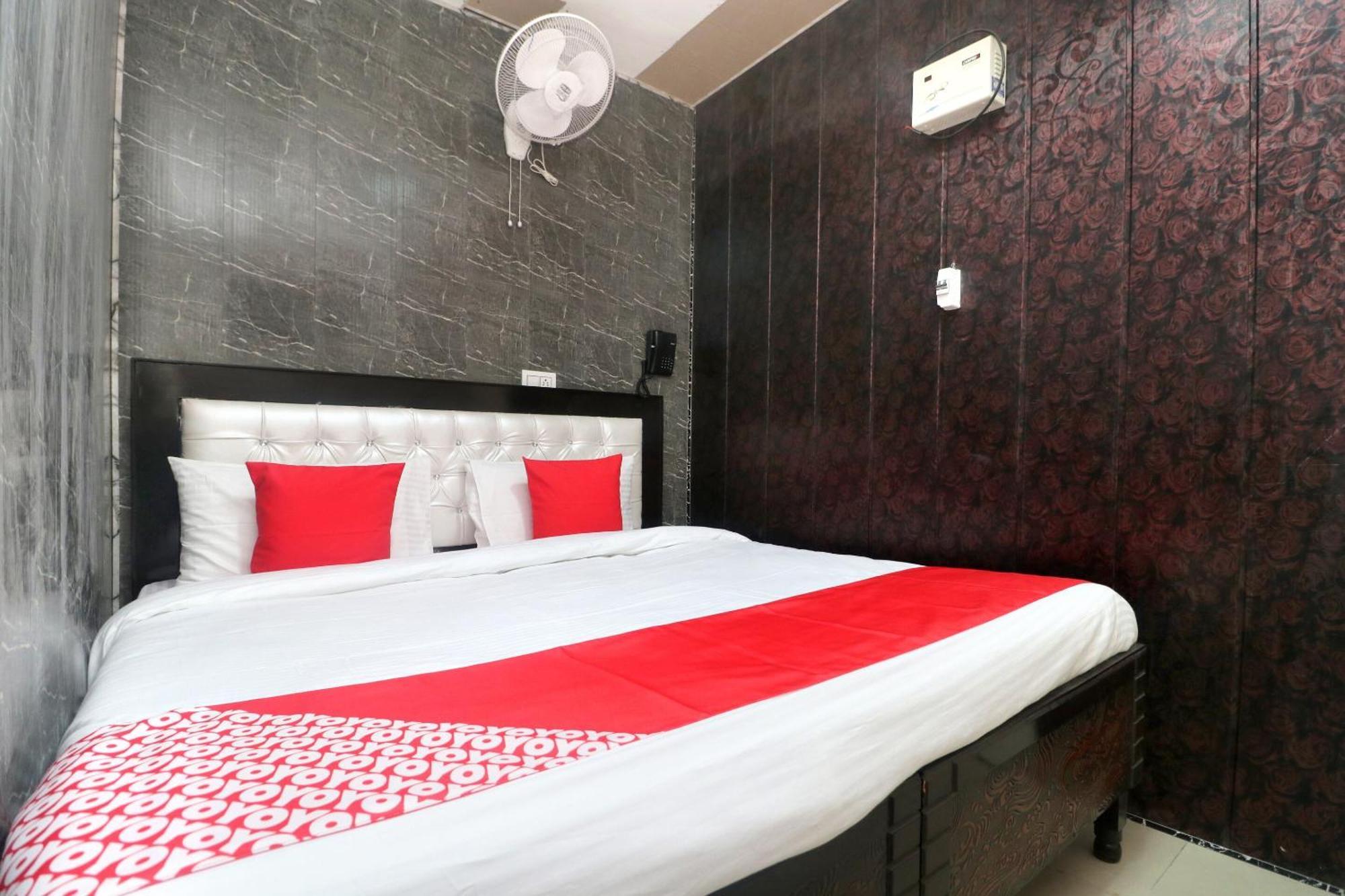 Oyo Hotel Aryan Plaza Чандигарх Экстерьер фото